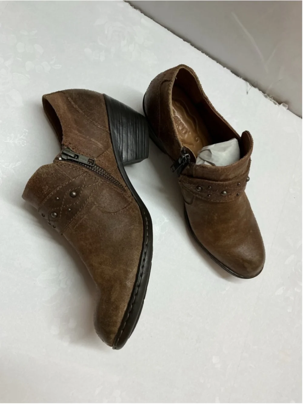Born booties size 7.5